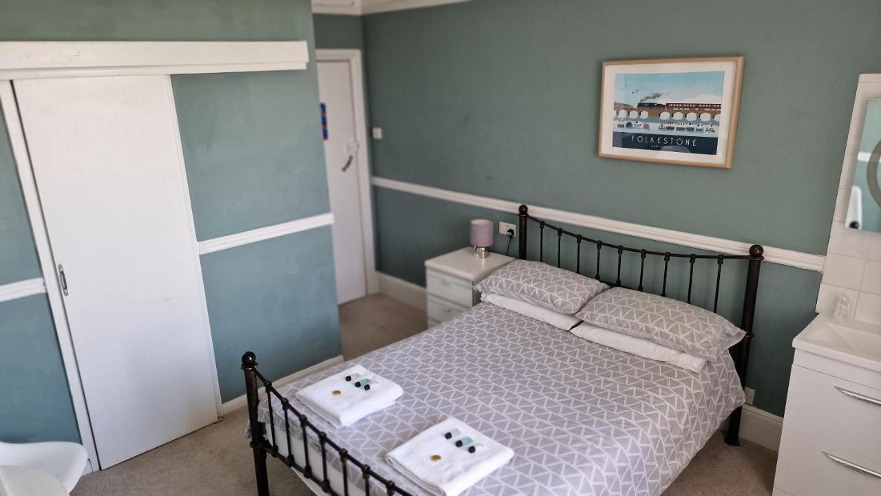 Westward Ho Hotel Фолькустоун Экстерьер фото