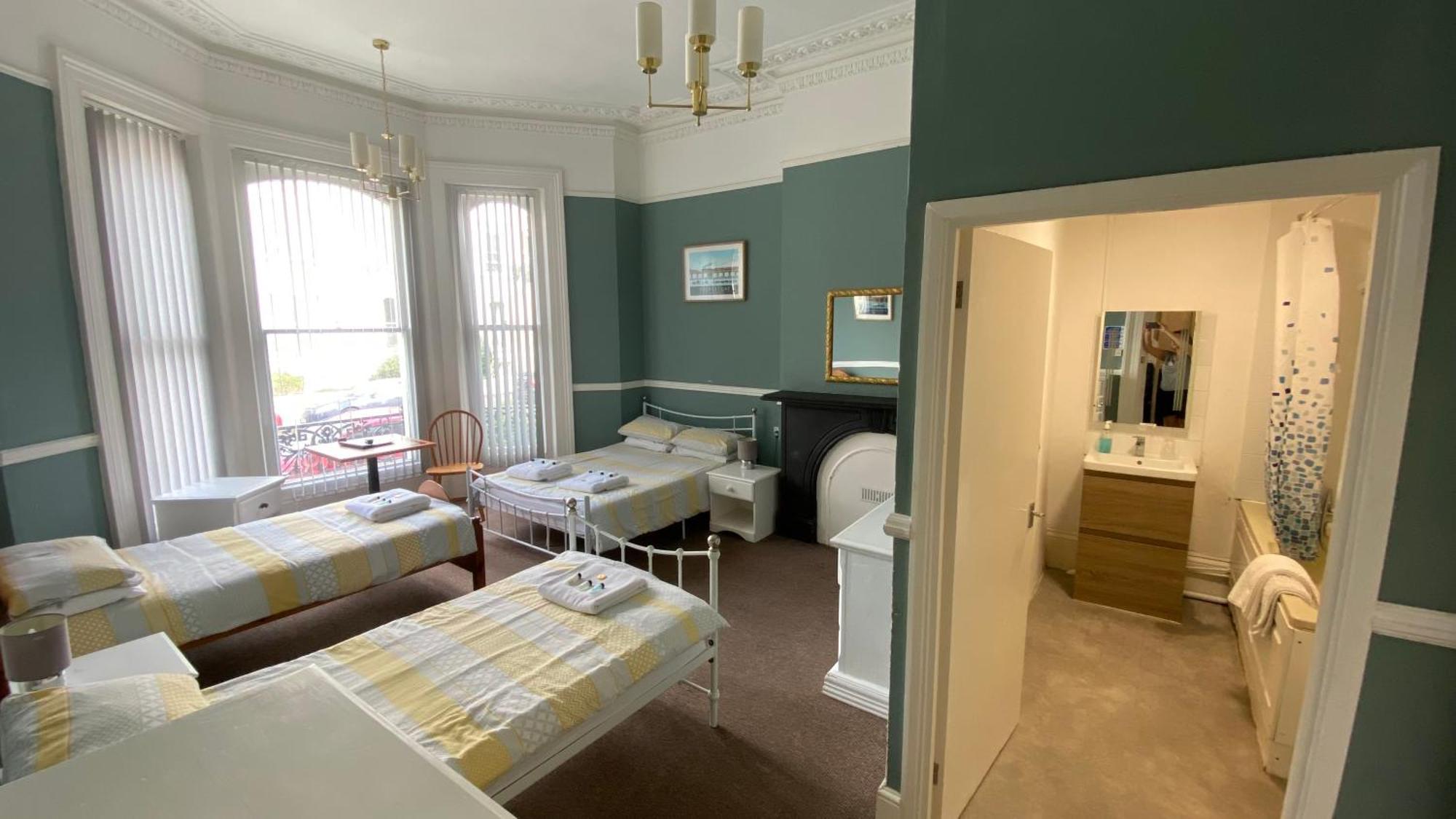 Westward Ho Hotel Фолькустоун Экстерьер фото
