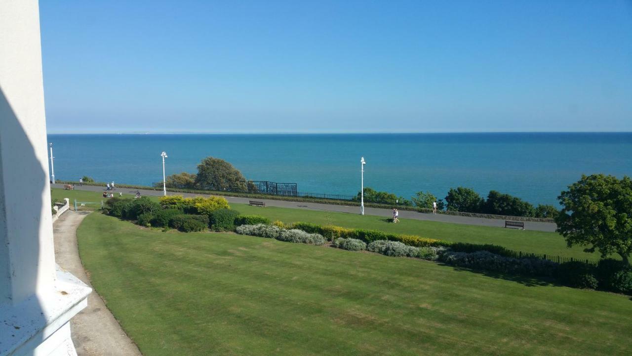 Westward Ho Hotel Фолькустоун Экстерьер фото